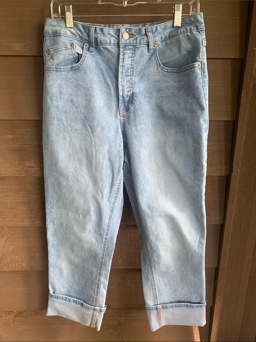 Light Wash Frye women’s Jeans - Classic Straight Fit